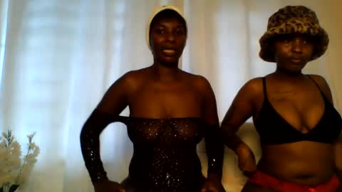 Snapshot of royal_petite10 chatting on 2, 6, 2026 kate online show from 2, 6, 2026