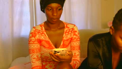 Snapshot of royal_petite10 chatting on 2, 7, 2026 kate online show from 2, 7, 2026