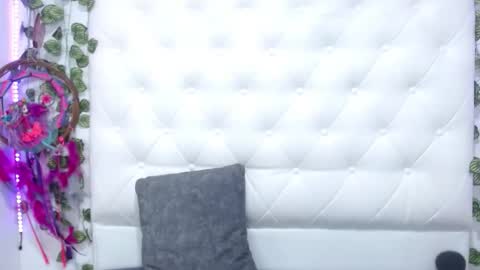 Bruna Royale  online show from 8, 4, 2026