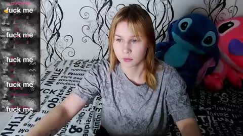 Snapshot of royangela chatting on 23, 10, 2025 angela online show from 23, 10, 2025