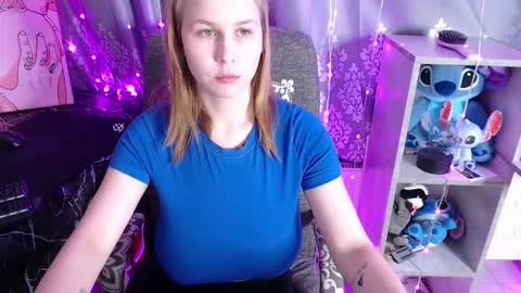 Snapshot of royangela chatting on 1, 2, 2026 angela online show from 1, 2, 2026