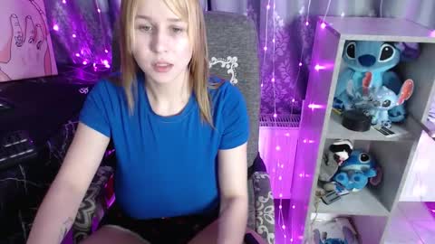 Snapshot of royangela chatting on 4, 2, 2026 angela online show from 4, 2, 2026