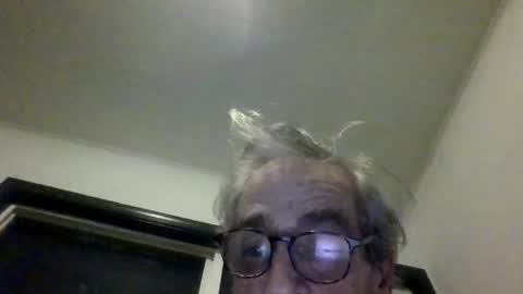 Snapshot of royboy2561 chatting on 17, 5, 2026 Roy Murrin online show from 17, 5, 2026