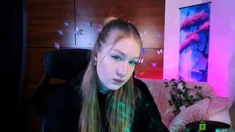 Snapshot of rozmary_ket chatting on 6, 1, 2025 Im Rozmary nice to meet you 3 online show from 6, 1, 2025