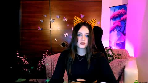 Snapshot of rozmary_ket chatting on 6, 1, 2025 Im Rozmary nice to meet you 3 online show from 6, 1, 2025