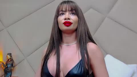 Snapshot of rubyluxee chatting on 14, 1, 2025 Ruby Luxe online show from 14, 1, 2025