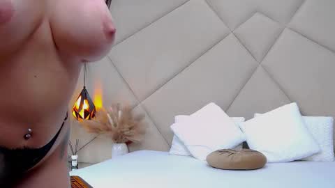 Snapshot of rubyluxee chatting on 27, 2, 2025 Ruby Luxe online show from 27, 2, 2025