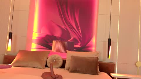 Snapshot of rubyluxee chatting on 12, 10, 2025 Ruby Luxe online show from 12, 10, 2025