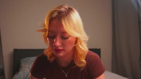 Mila online show from 15, 10, 2025