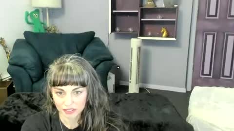 Rue Hallow online show from 27, 6, 2026