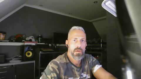 Chico que rico Caliente online show from 5, 1, 2025