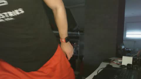 Chico que rico Caliente online show from 7, 1, 2025