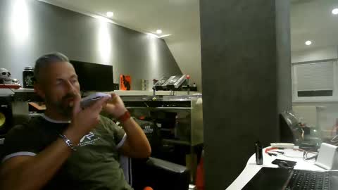 Chico que rico Caliente online show from 10, 2, 2025