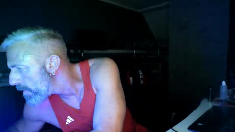 Snapshot of ruffi77 chatting on 2, 5, 2026 Chico que rico Caliente online show from 2, 5, 2026