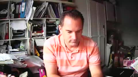 Snapshot of runner1978 chatting on 28, 11, 2025 runner1978 online show from 28, 11, 2025