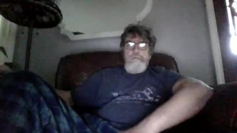 Snapshot of runningaround60 chatting on 6, 6, 2026 runningaround60 online show from 6, 6, 2026