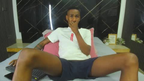 Snapshot of runnyx_09 chatting on 6, 10, 2025 Runnix online show from 6, 10, 2025