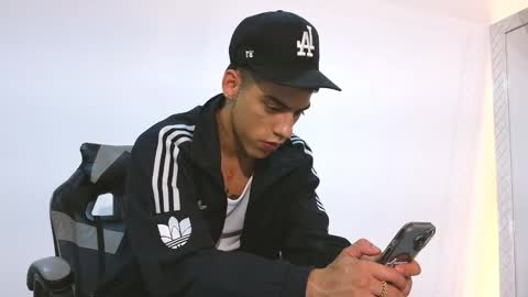  R U S S E L L  online show from 11, 11, 2025