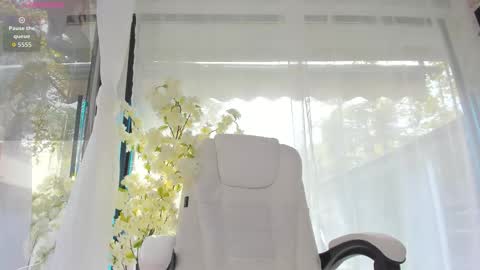 Ava online show from 15, 10, 2025