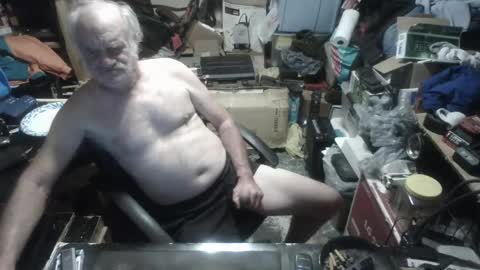 Snapshot of russtenail21 chatting on 8, 9, 2025 Russtenail21 online show from 8, 9, 2025