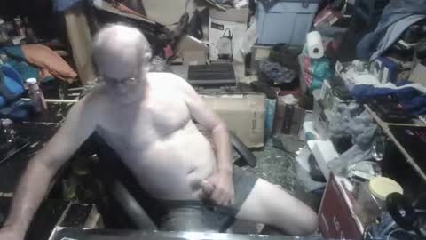 Snapshot of russtenail21 chatting on 10, 9, 2025 Russtenail21 online show from 10, 9, 2025