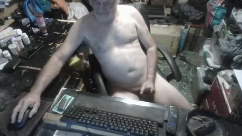 Snapshot of russtenail21 chatting on 21, 9, 2025 Russtenail21 online show from 21, 9, 2025