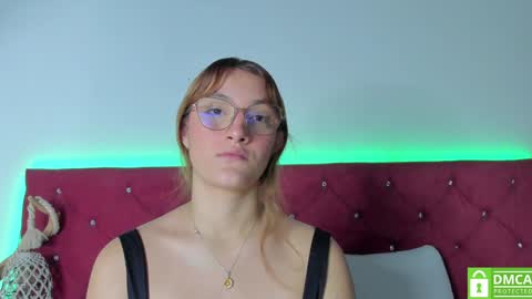 Snapshot of ruth_harvey chatting on 18, 12, 2024 Ruth online show from 18, 12, 2024