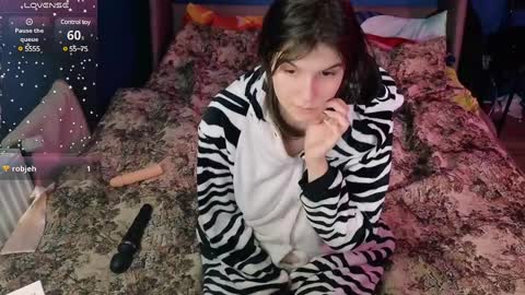 Snapshot of ruyjin_choi chatting on 19, 12, 2024 Ruyjin online show from 19, 12, 2024