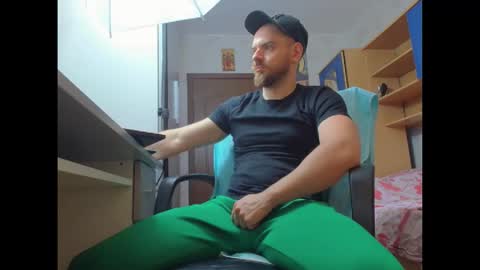 Snapshot of ryanstone_ chatting on 10, 11, 2025 Ryanstone online show from 10, 11, 2025