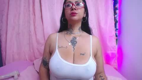 Snapshot of saalomee_1 chatting on 23, 12, 2024 saalomee 1 online show from 23, 12, 2024