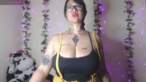 Snapshot of saalomee_1 chatting on 5, 5, 2026 saalomee 1 online show from 5, 5, 2026