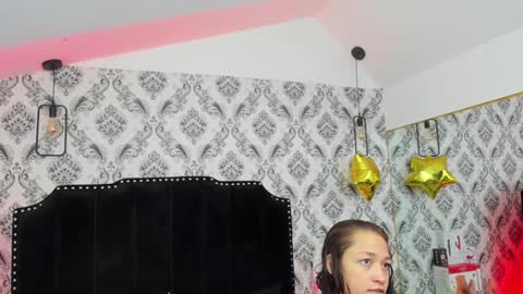 Snapshot of saara_brown chatting on 5, 1, 2025 Saara Brown online show from 5, 1, 2025