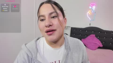 saaya_tay online show from 7, 10, 2025