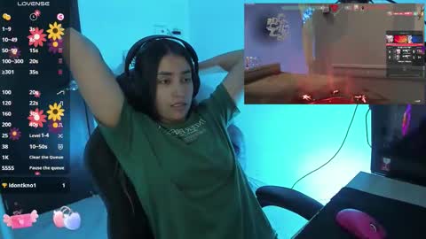 Snapshot of sabrina_chester_02 chatting on 29, 10, 2025 Angie online show from 29, 10, 2025