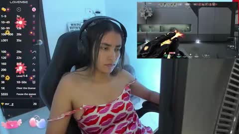 Snapshot of sabrina_chester_02 chatting on 31, 10, 2025 Angie online show from 31, 10, 2025