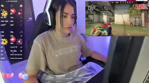 Snapshot of sabrina_chester_02 chatting on 22, 11, 2025 Angie online show from 22, 11, 2025