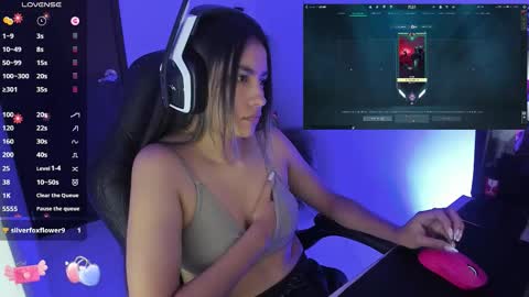 Snapshot of sabrina_chester_02 chatting on 25, 11, 2025 Angie online show from 25, 11, 2025