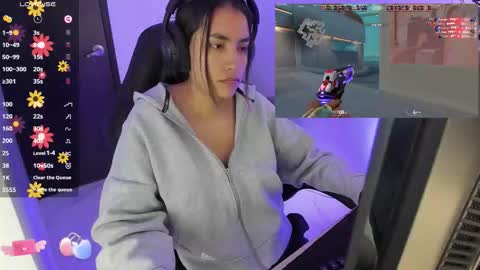 Snapshot of sabrina_chester_02 chatting on 27, 11, 2025 Angie online show from 27, 11, 2025