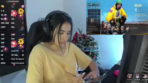 Snapshot of sabrina_chester_02 chatting on 15, 12, 2025 Angie online show from 15, 12, 2025