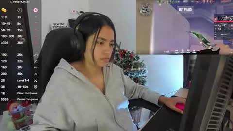 Snapshot of sabrina_chester_02 chatting on 20, 12, 2025 Angie online show from 20, 12, 2025