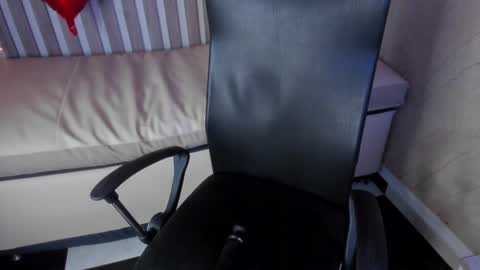 Snapshot of sabrinahims_ chatting on 4, 2, 2025 mariana online show from 4, 2, 2025