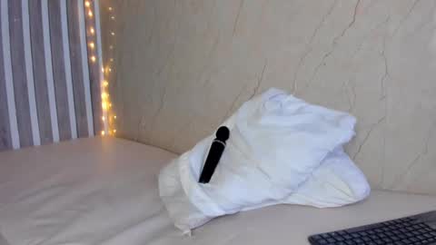 Snapshot of sabrinahims_ chatting on 25, 2, 2025 mariana online show from 25, 2, 2025