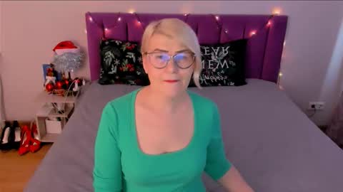 Sabrina MacMarren online show from 11, 1, 2026