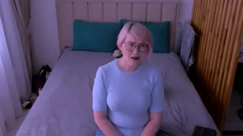 Sabrina MacMarren online show from 12, 3, 2026