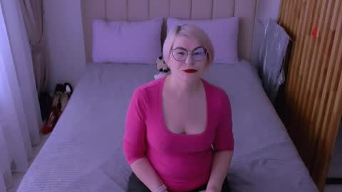 Sabrina MacMarren online show from 26, 3, 2026