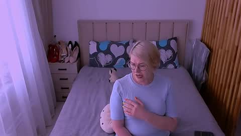 Snapshot of sabrinamacmarren chatting on 22, 5, 2026 Sabrina MacMarren online show from 22, 5, 2026