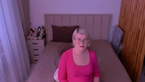 Snapshot of sabrinamacmarren chatting on 31, 5, 2026 Sabrina MacMarren online show from 31, 5, 2026