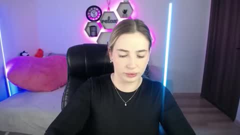 Sabrina Violet online show from 5, 10, 2025