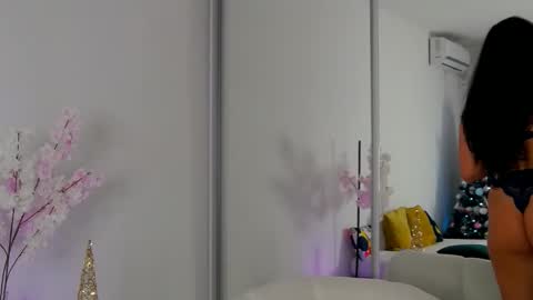 Snapshot of sabylovely chatting on 17, 12, 2025 Sabrina online show from 17, 12, 2025