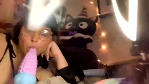 Snapshot of sadgirlsocial chatting on 17, 10, 2025 sweet angel baby online show from 17, 10, 2025
